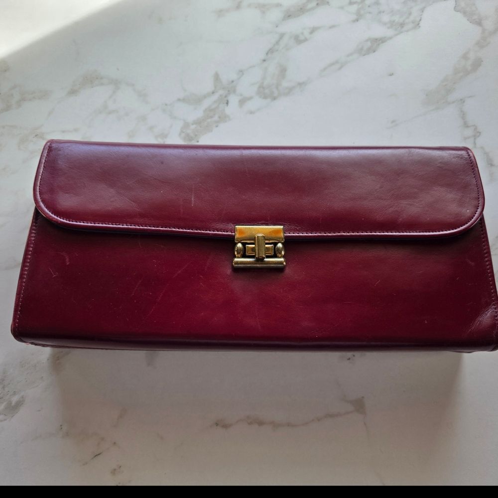 Rolfs Burgundy Leather Envelope Clutch with Gold-Tone Lock - Picture 1 of 8